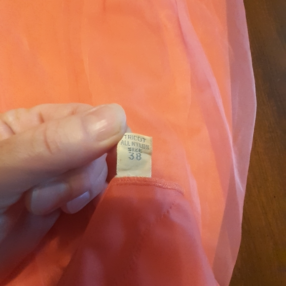 VTG Vanity Fair nightgown Size 38 coral - Picture 6 of 8